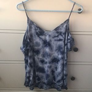 Off the shoulder tie die shirt